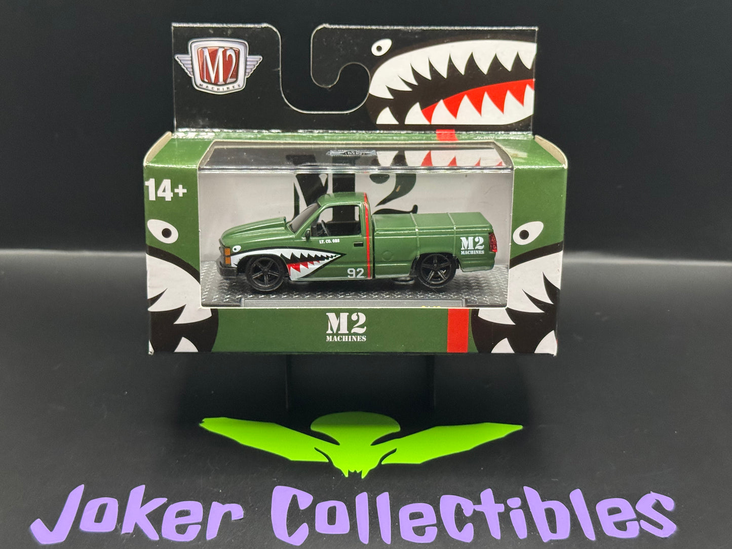 M2 Machines Shark Mouth 1992 Chevrolet C1500 SS 454 S143 26-56