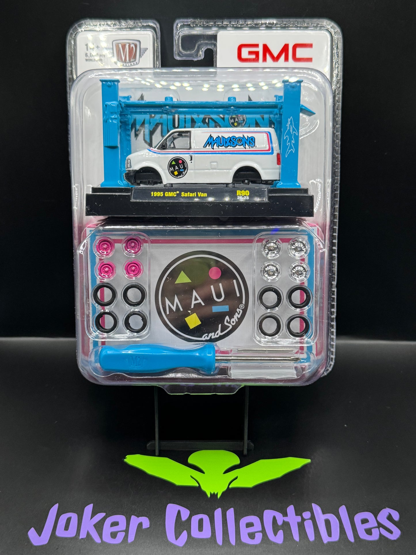 M2 Machines Model-Kit Auto Lift Maui & Sons 1995 GMC Safari Van R90 26-23