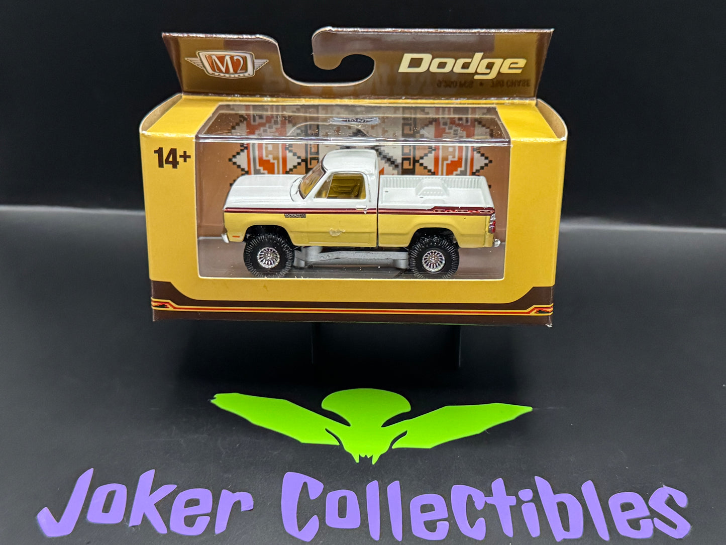 M2 Machines Auto-Thentics 1979 Dodge Adventurer 150 Palomino R111 26-31