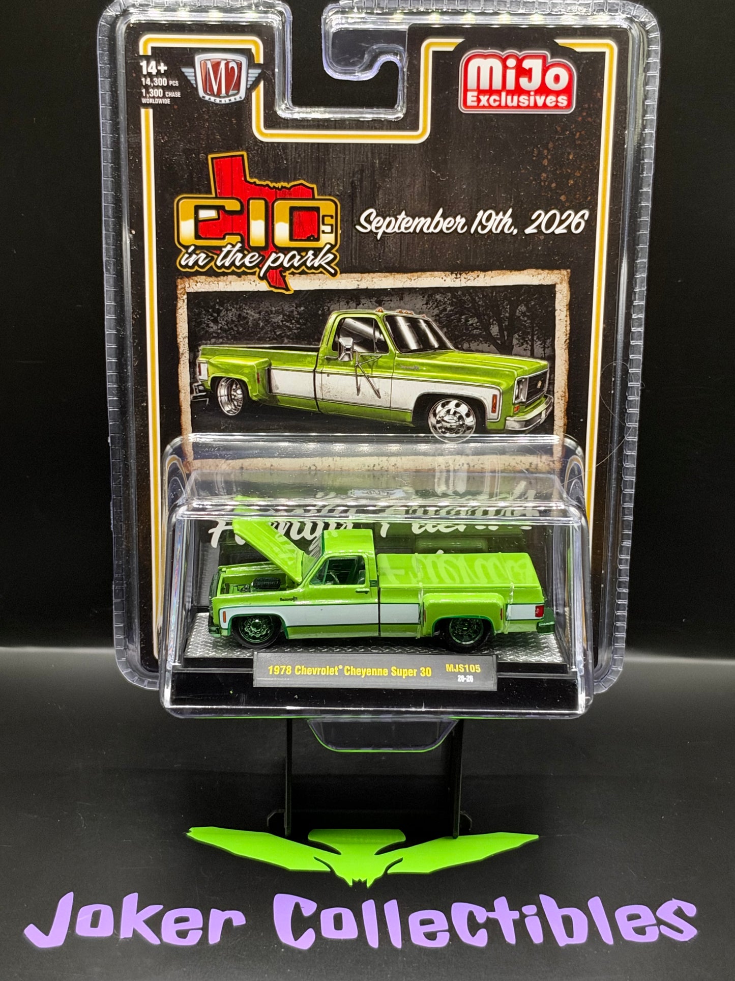 M2 Machines Chase 2026 C10s In The Park 1978 Chevrolet Cheyenne Super 30 Two-Tone Green White MJS105 26-26
