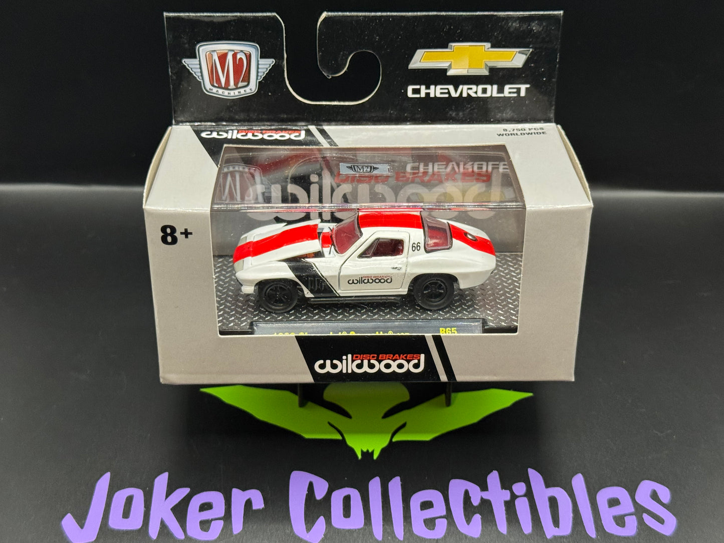 M2 Machines Detroit Muscle Wilwood 1966 Chevrolet Corvette 427 R65 22-33