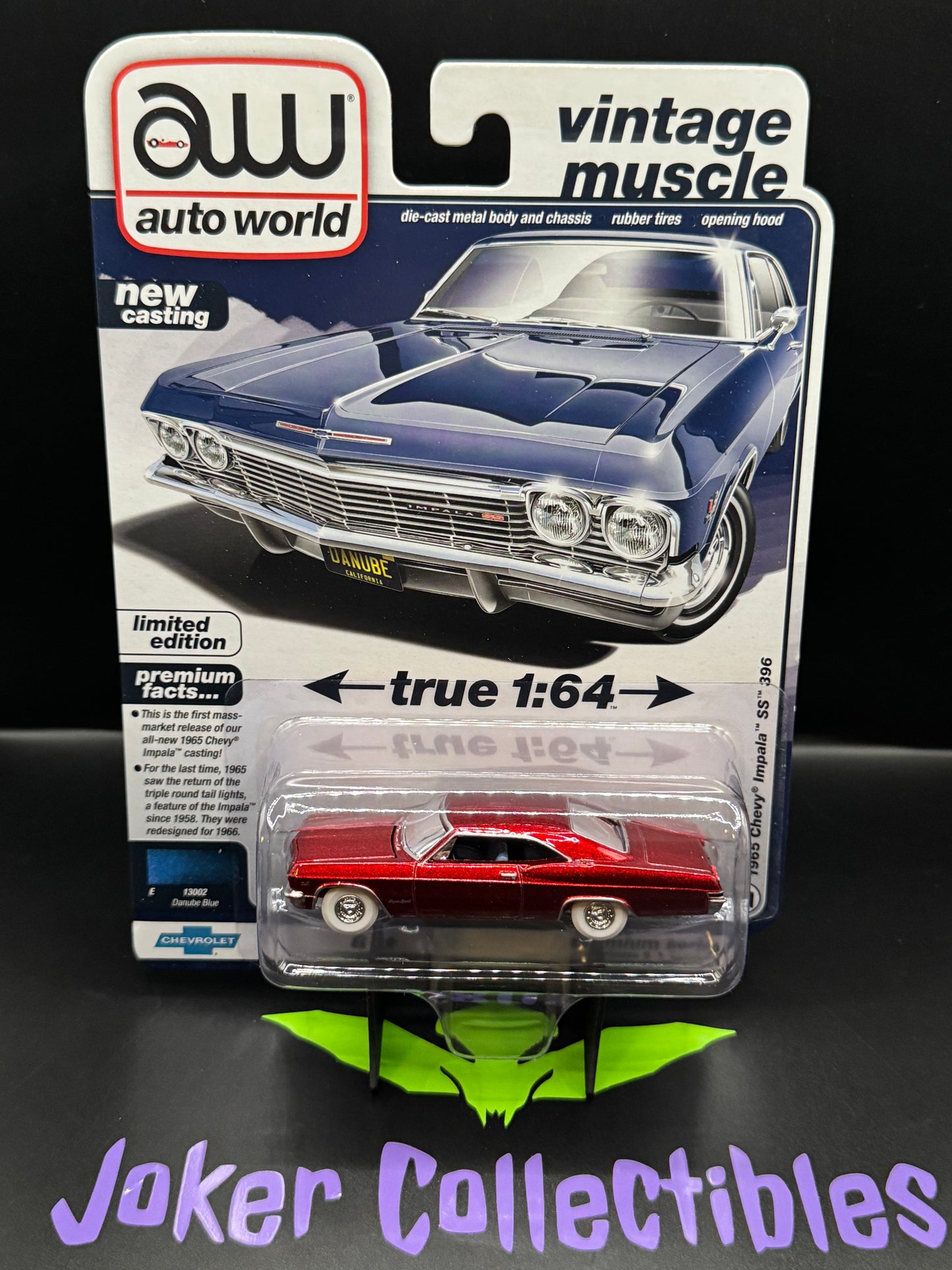 Auto World Vintage Muscle Ultra Red Chase 1965 Chevy Impala SS 396 Danube Blue #2