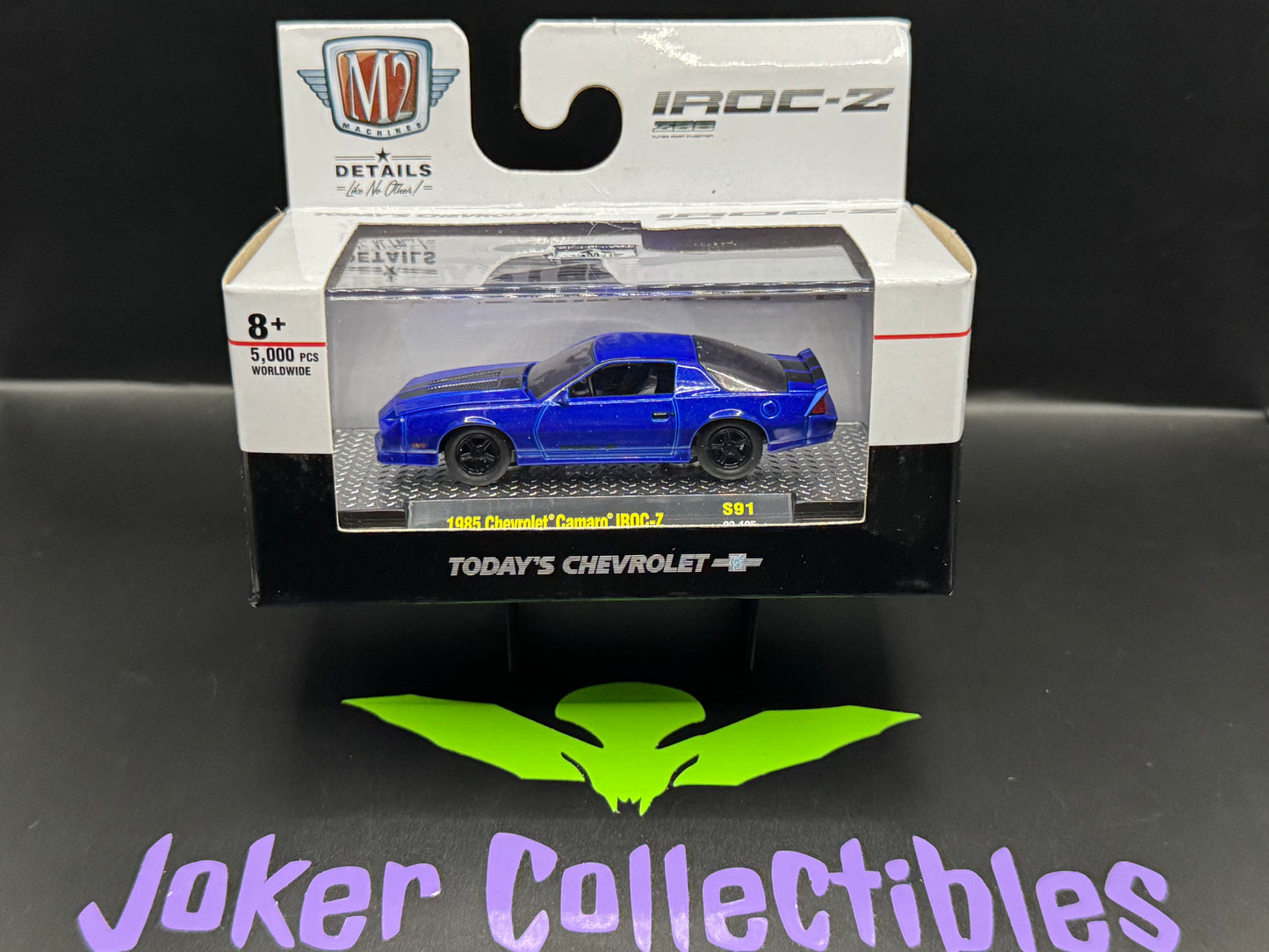 M2 Machines Auto-Thentics Blue 1985 Chevrolet Camaro IROC-Z S91 20-105