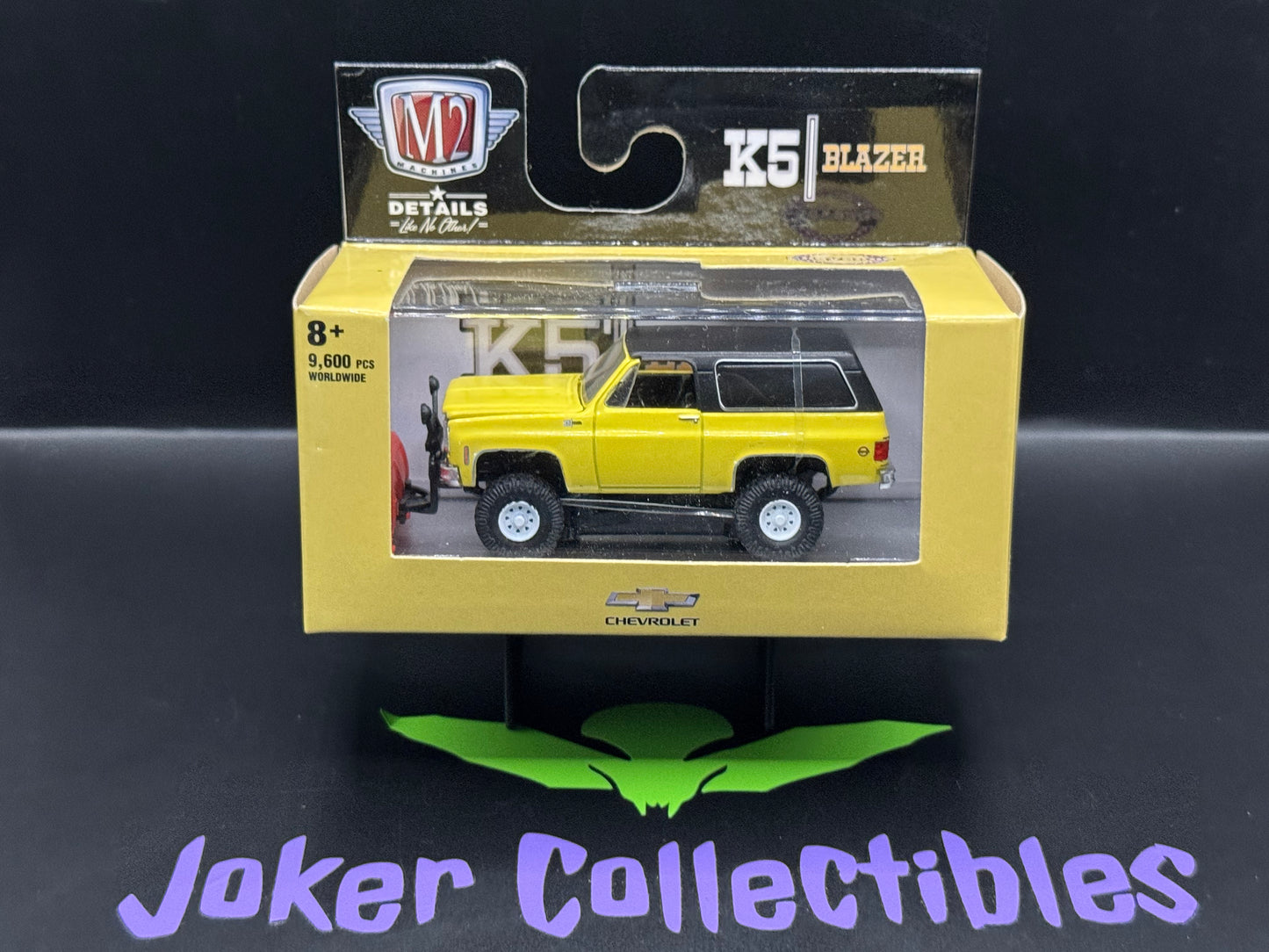 M2 Machines 1974 Chevrolet K5 Blazer 4x4 with Plow S106 22-11 Open Box
