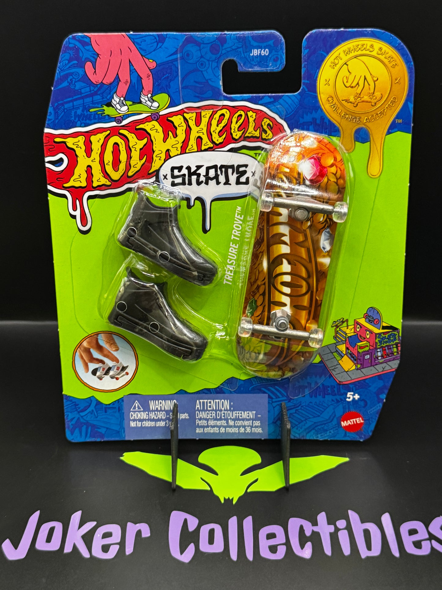 Hot Wheels Skate Gold Treasure Trove Skateboard with Black Shoes