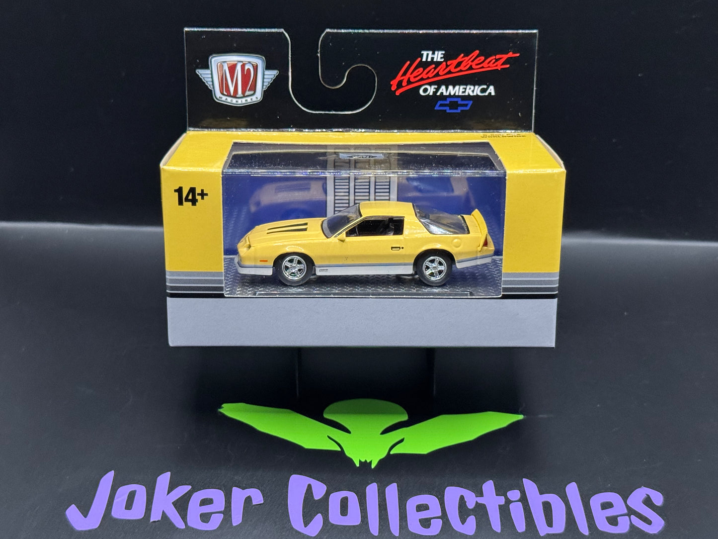 M2 Machines Detroit-Muscle Yellow 1987 Chevrolet Camaro Z/28 R95 26-14