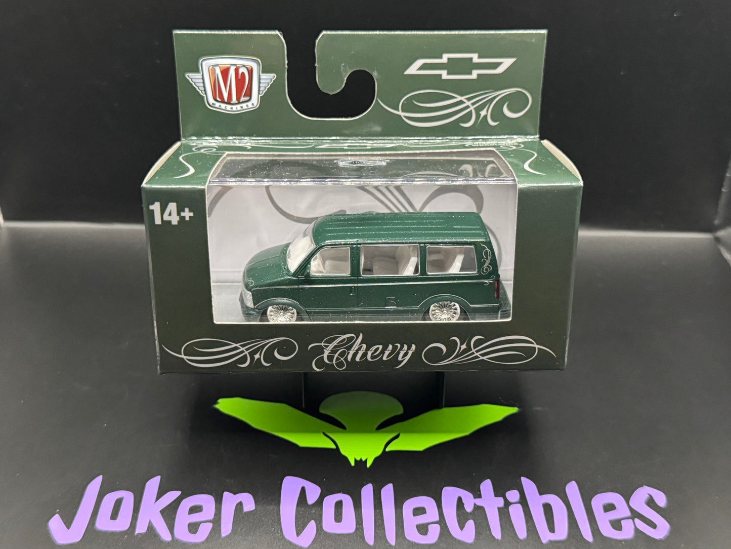 M2 Machines Green & White 1995 Chevy Astro Van WMTS22 26-08