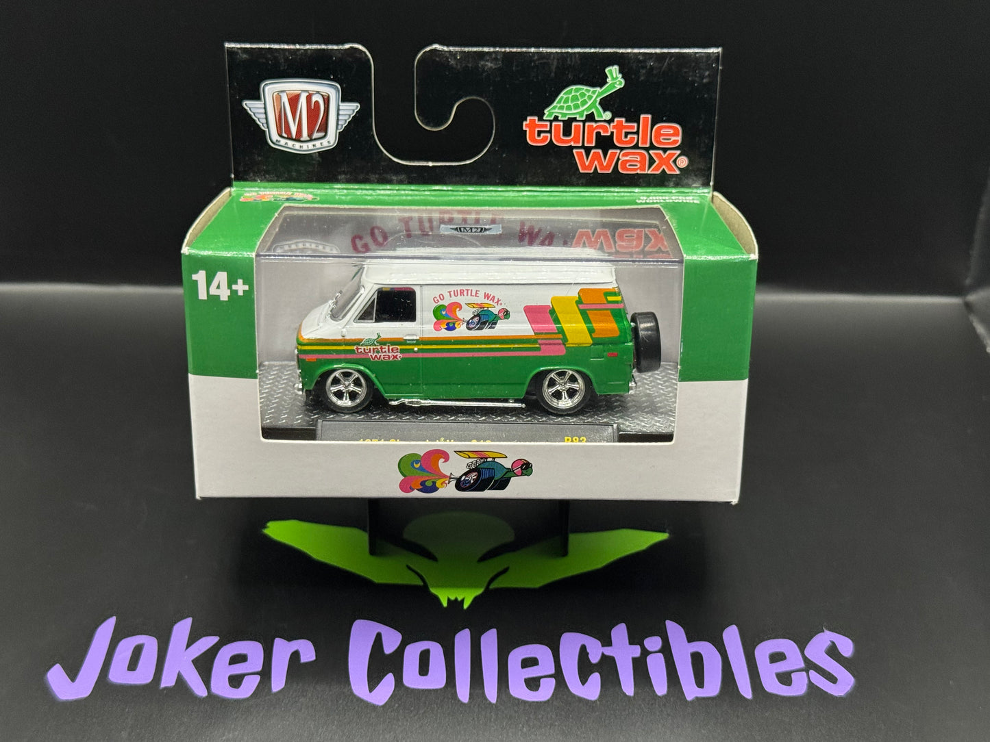 M2 Machines Turtle Wax White Green 1971 Chevrolet Van G10 R83 24-65