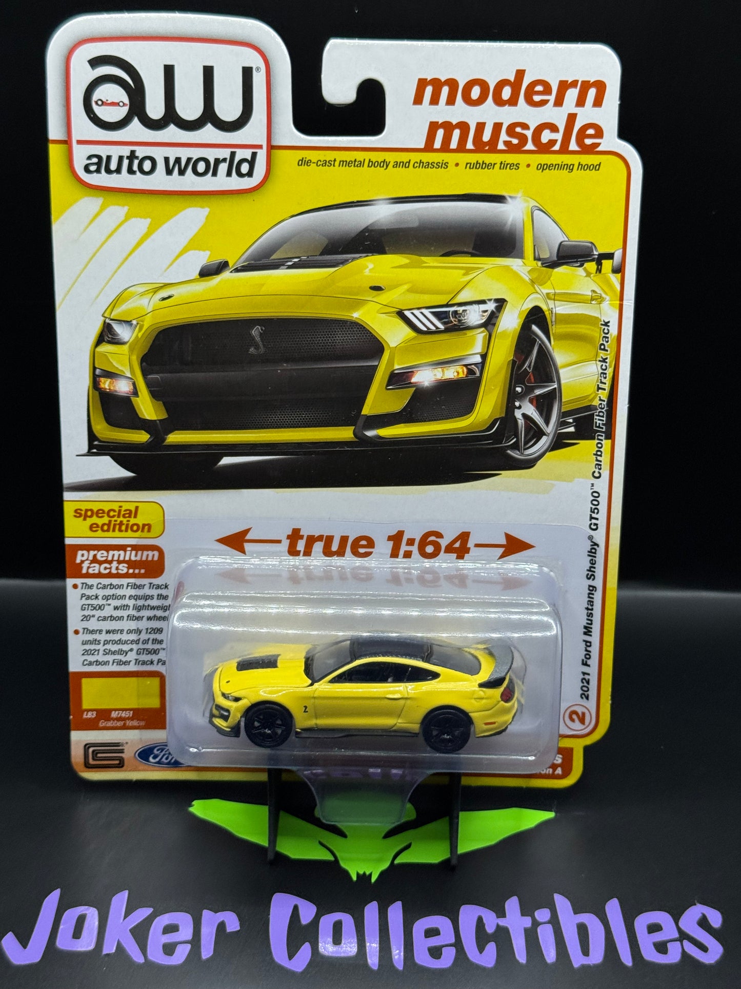 Auto World Modern Muscle 2021 Ford Mustang Shelby GT500 Carbon Fiber Track Pack Grabber Yellow # 2