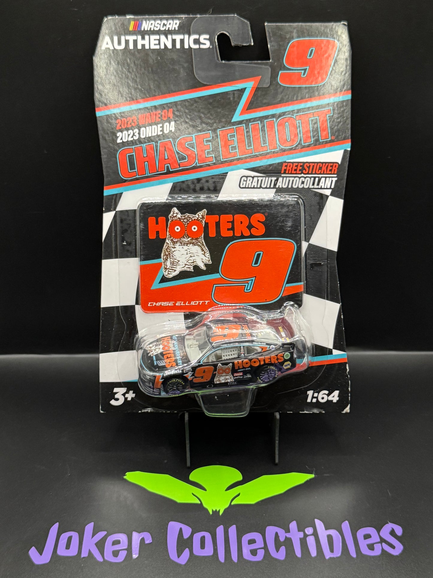 Lionel Racing Nascar Authentics 2023 Wave 3 Hooters Chase Elliott # 9 with Sticker