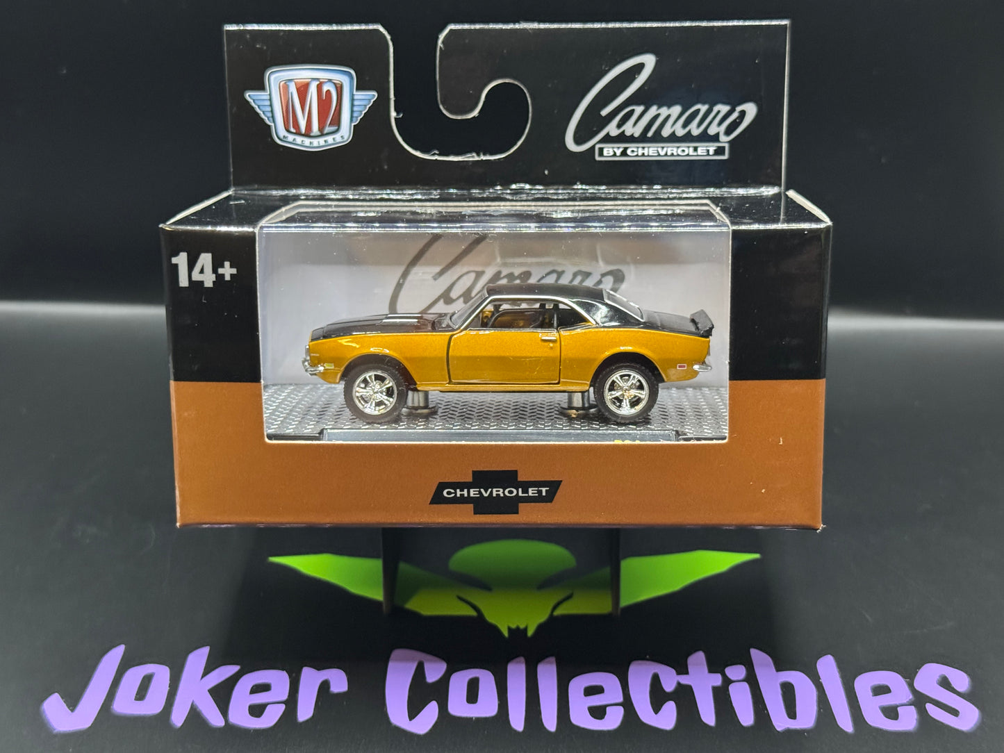 M2 Machines Auto-Thentics Orange Gold 1968 Chevrolet Camaro SS 350 R94 24-101