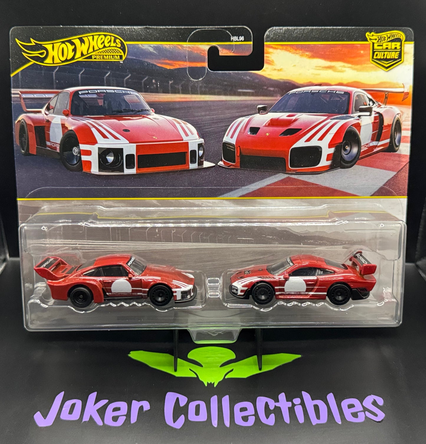 Hot Wheels Premium Car Culture 2 Pack Porsche 935 & 2018 Porsche 935