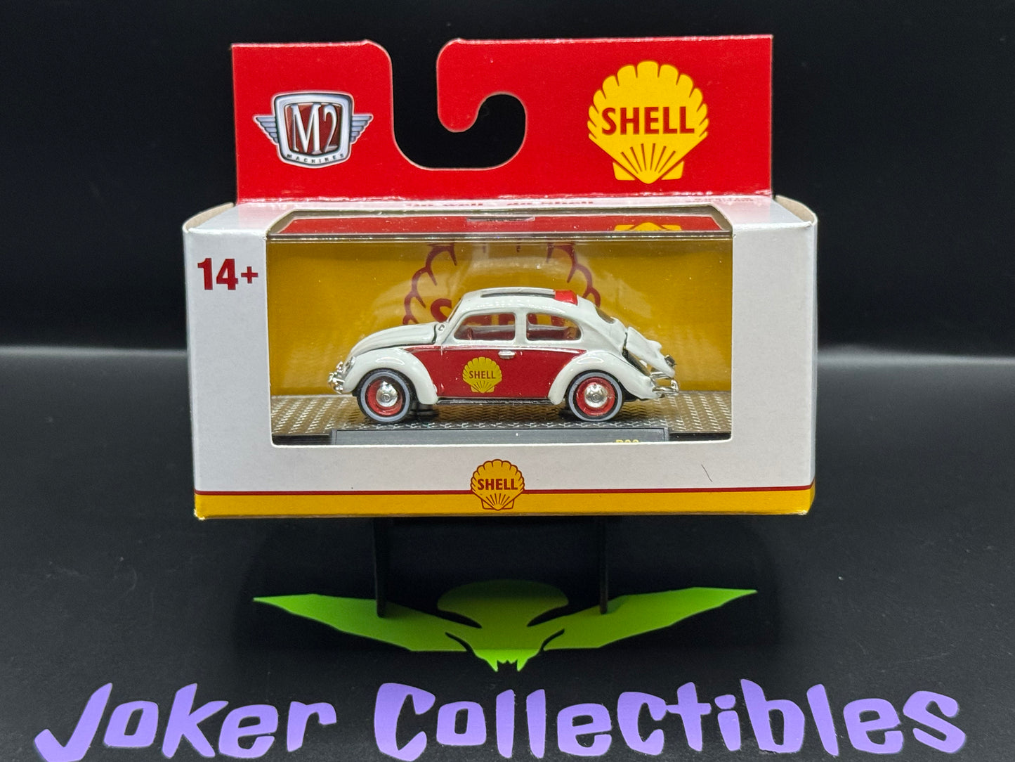 M2 Machines Auto-Thentics White Shell 1957 VW Beetle Deluxe USA Model R98 25-09