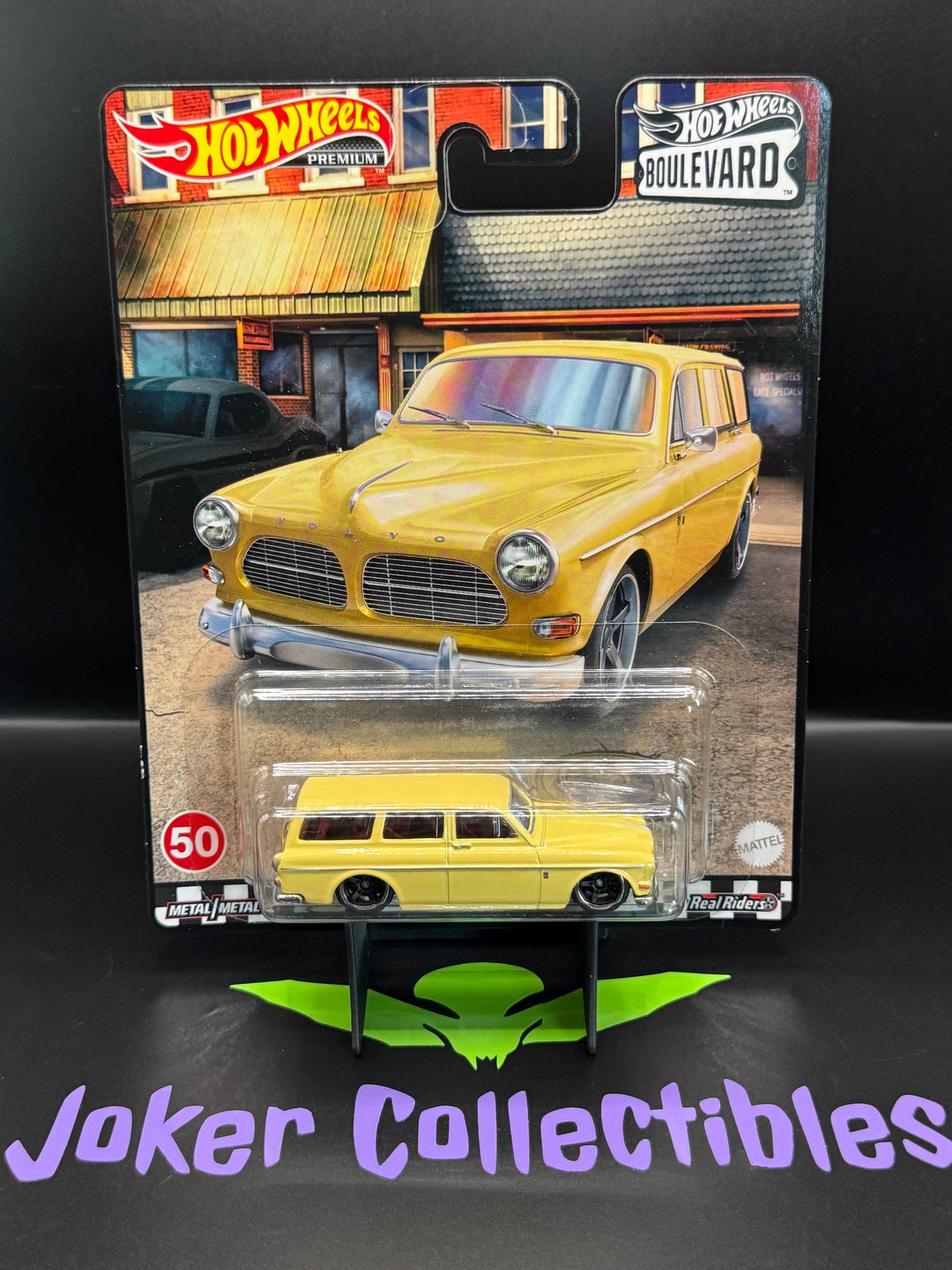 Hot Wheels Premium Boulevard Volvo P220 Amazon Estate 50