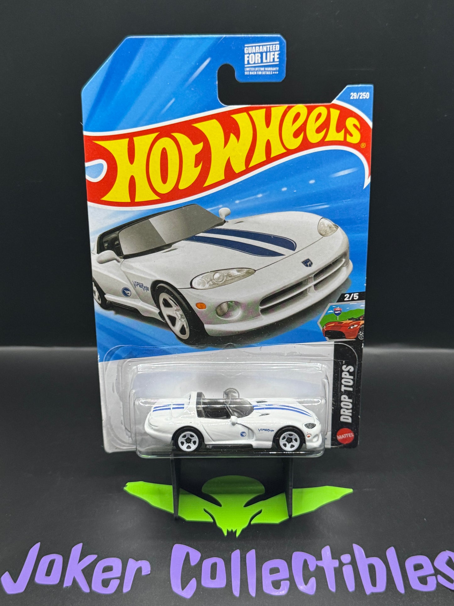 Hot Wheels 2026 Treasure Hunt White '92 Dodge Viper RT/10 29/250 Drop Tops 2/5