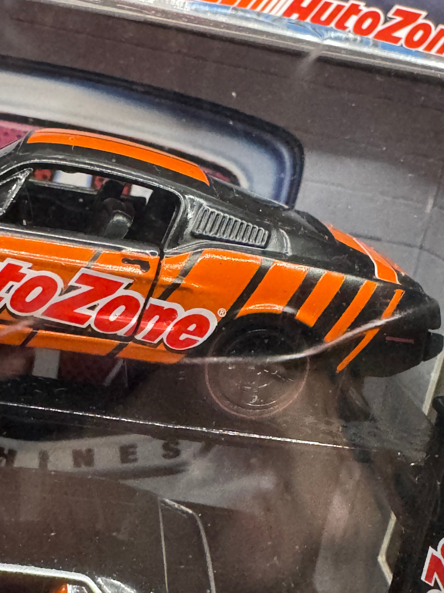 M2 Machines Auto-Lift 2 Pack AutoZone 1968 Ford Mustang 2+2 & 1971 Plymouth HEMI Cuda R09 18-01