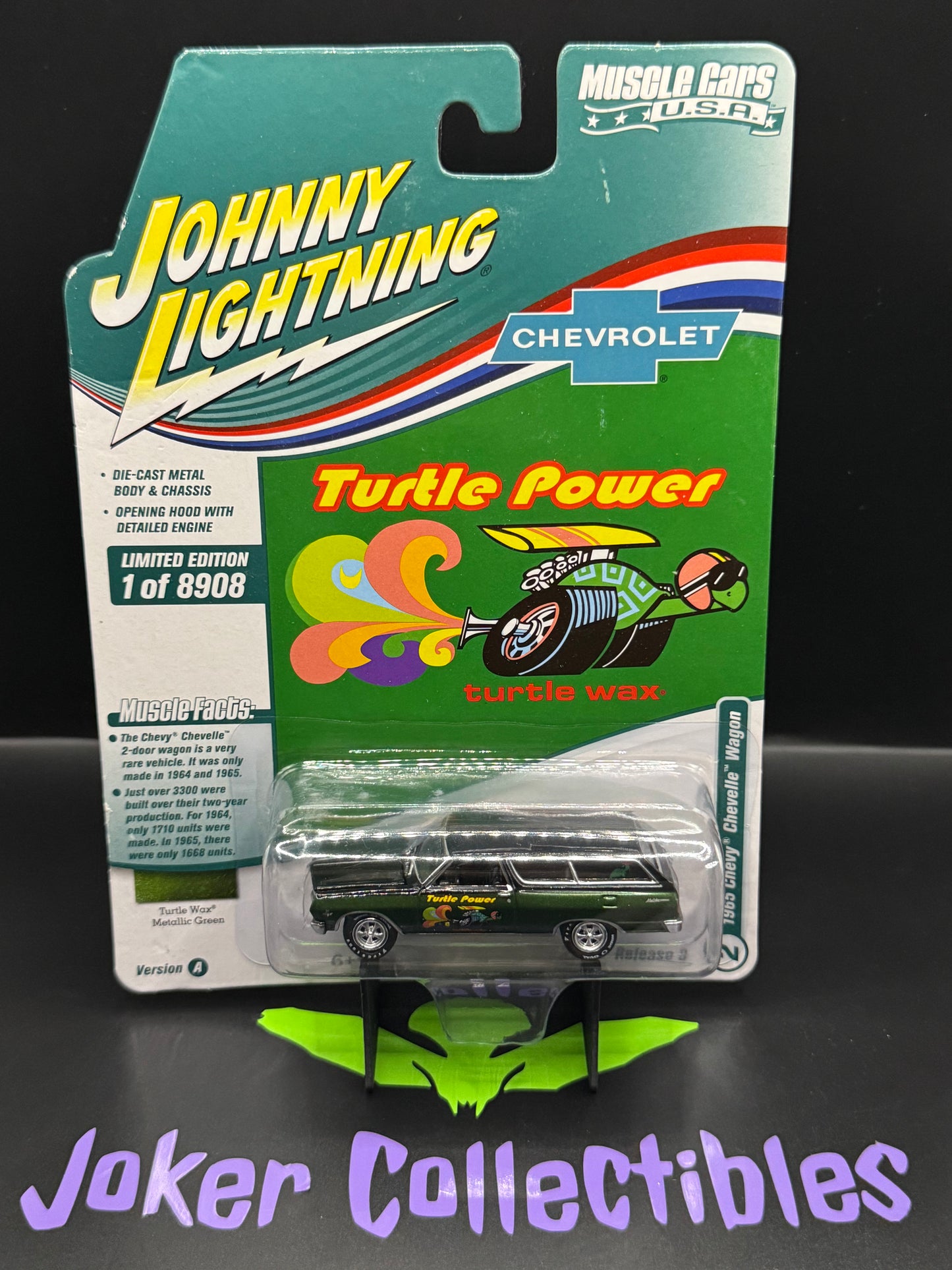Johnny Lightning Muscle Cars U.S.A. Turtle Power 1965 Chevy Chevelle Wagon Turtle Wax Metallic Green # 2