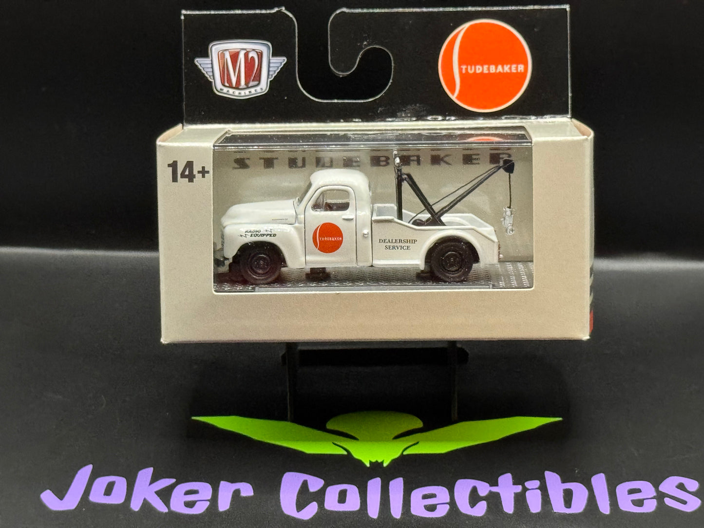 M2 Machines Auto-Thentics 1949 Studebaker 2R Truck Tow R100 25-36