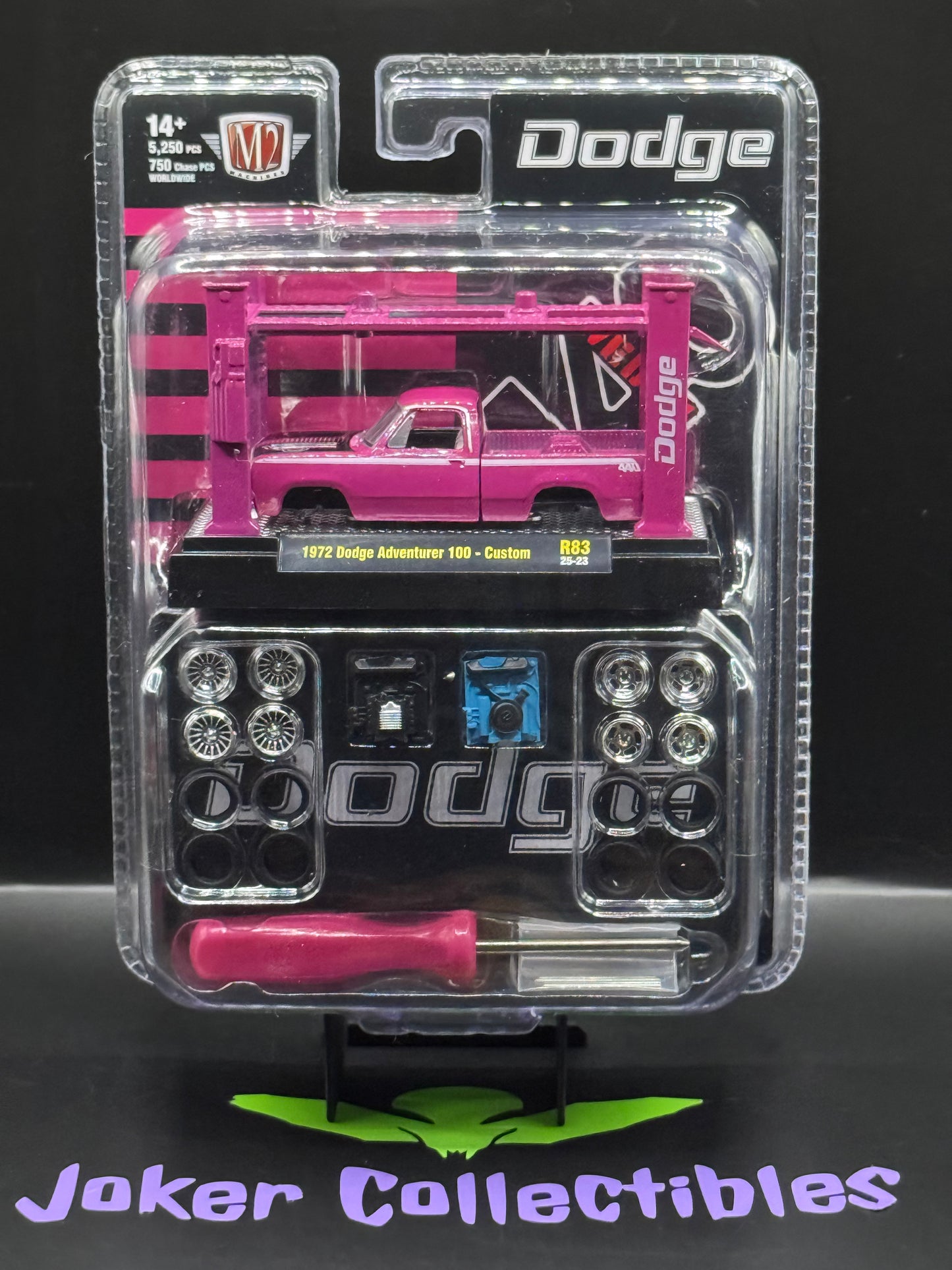 M2 Machines Model-Kit Auto Lift Magenta 1972 Dodge Adventurer 100 Custom R83 25-23