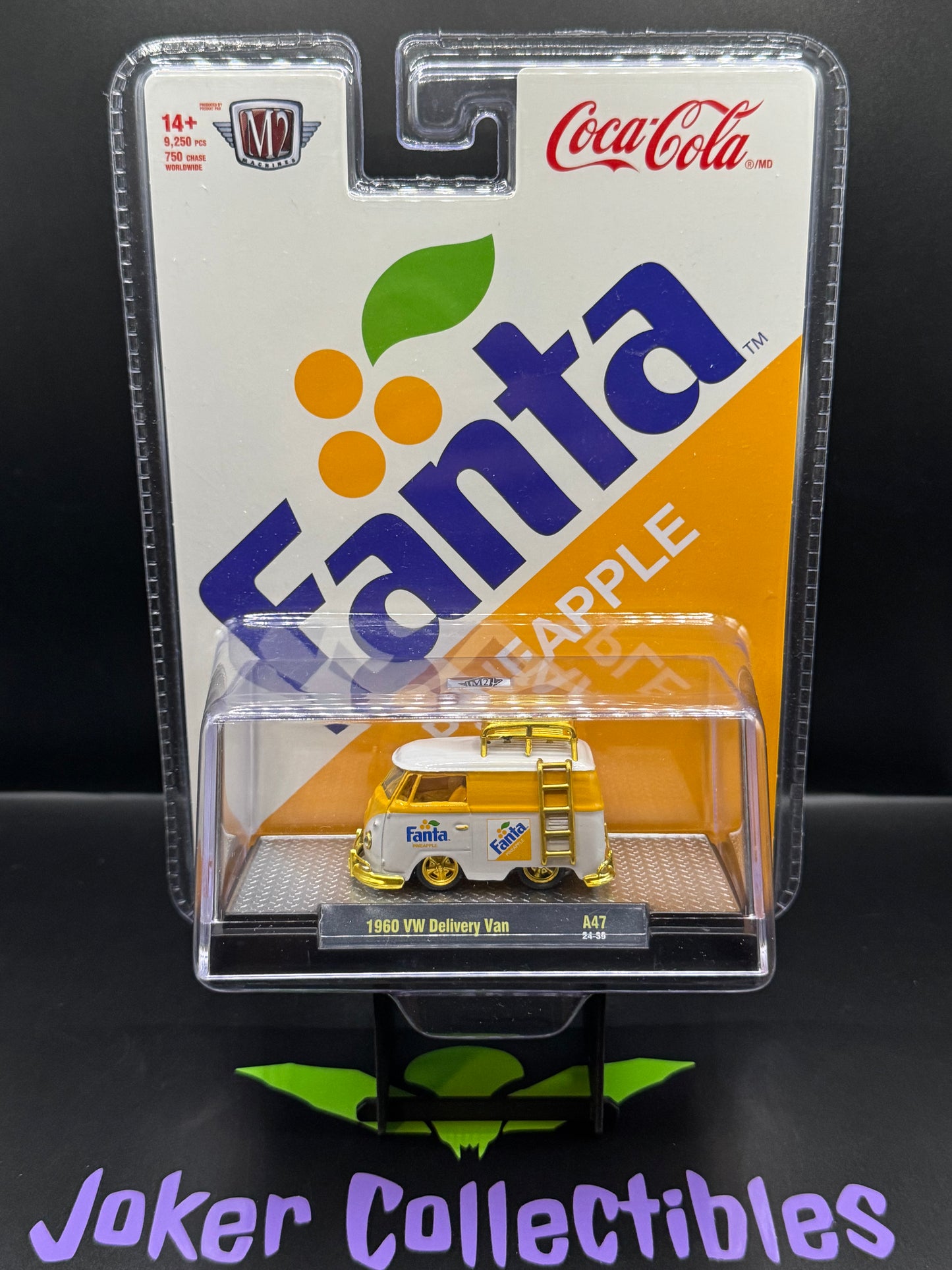 M2 Machines Chase Pineapple Fanta 1960 VW Volkswagen Delivery Van A47 24-39