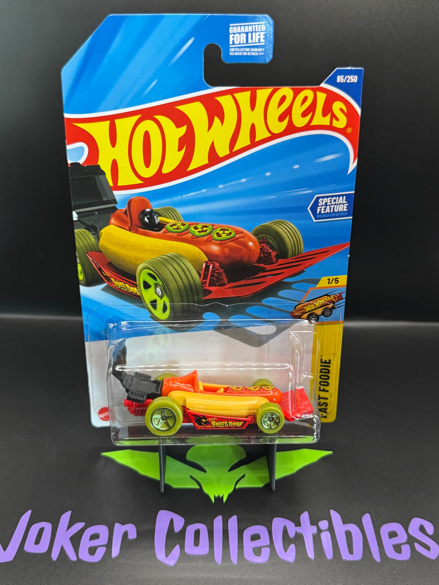 Hot Wheels 2025 Spicy Dog Street Wiener 85/250 Fast Foodie 1/5 L Case