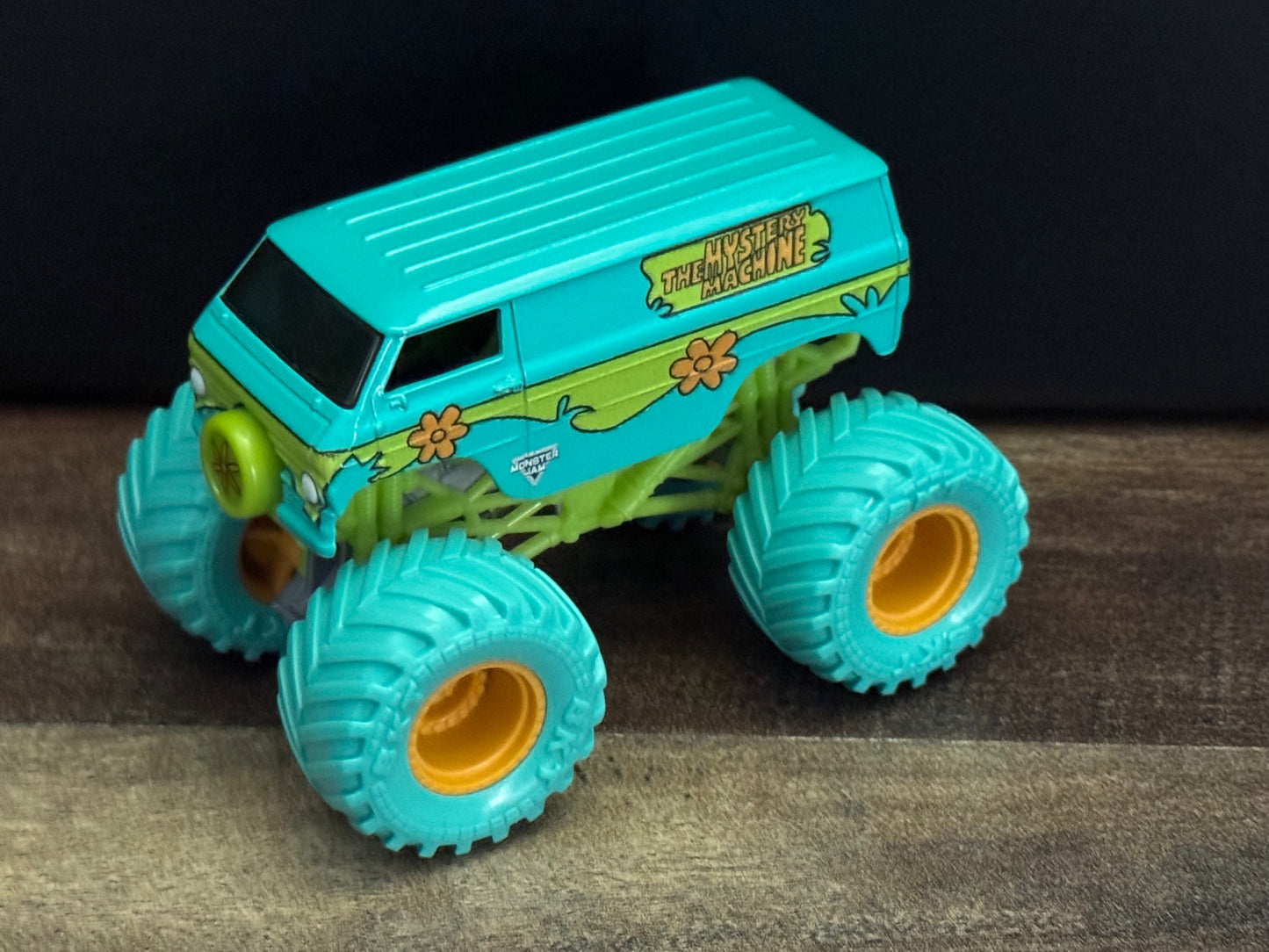 Spin Master Monster Jam 2022 Series 23 Mystery Machine Nitro Neons New Blister Pull