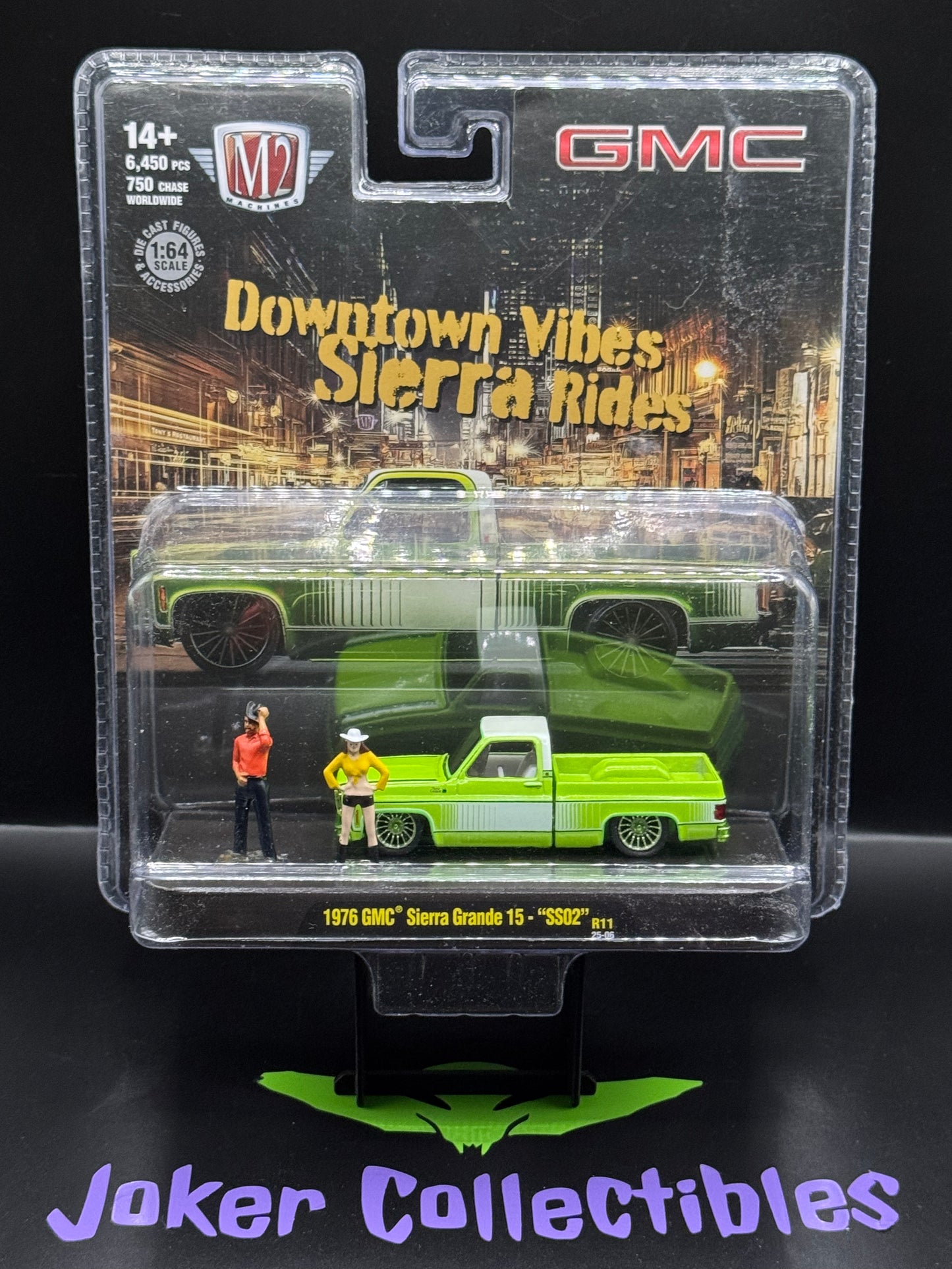 M2 Machines Diorama Chase Green 1976 GMC Sierra Grande 150 SS02 R11 25-06