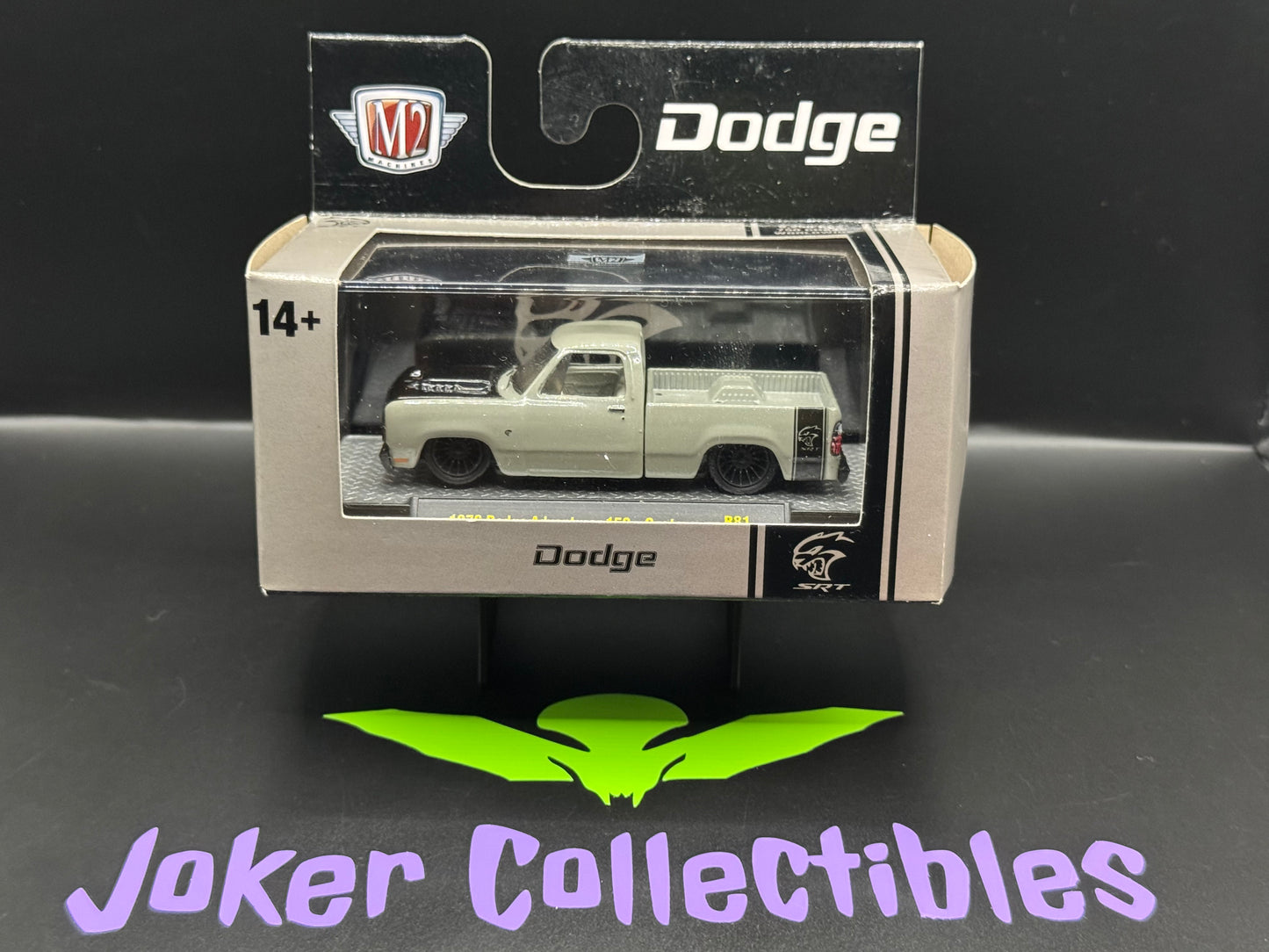 M2 Machines Detroit Muscle 1976 Dodge Adventurer 150 Custom R81 24-50