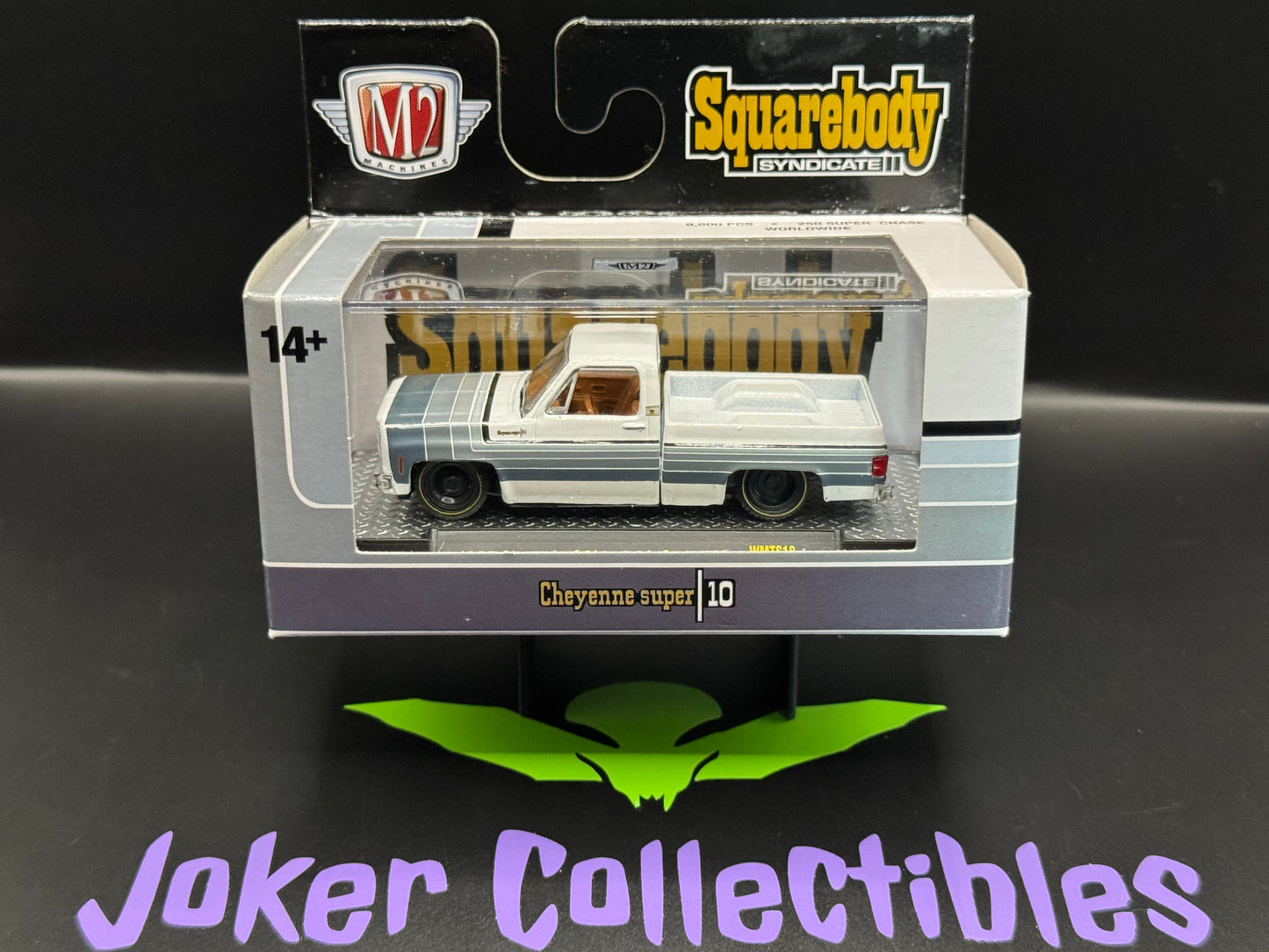 M2 Machines Squarebody Syndicate 1975 Chevrolet Cheyenne Super 10 WMTS18 24-20