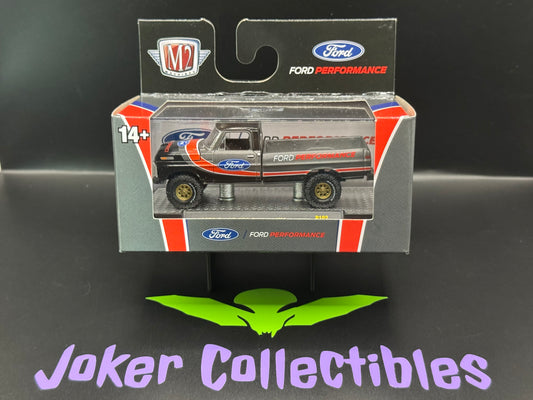 M2 Machines Auto-Thentics 1972 Ford F-250 Custom 4x4 R102 25-73