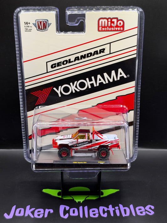 M2 Machines Chase 1985 Toyota 4×4 Off-Road Pickup Yokohama Geolandar MJS101 26-23