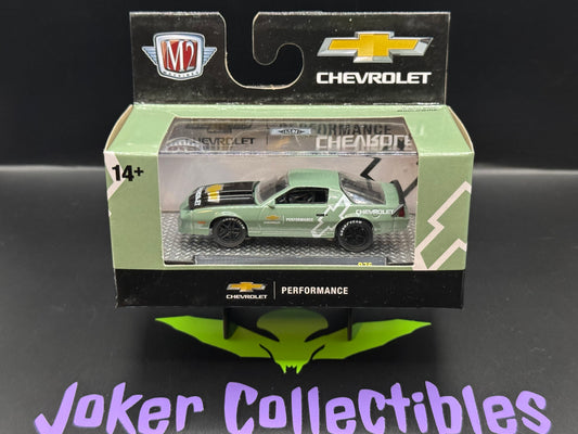 M2 Machines Detroit Muscle 1985 Chevrolet Camaro IROC-Z R76 24-17