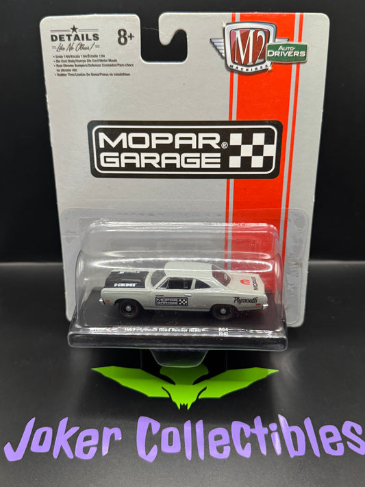 M2 Machines Auto-Drivers Mopar Garage 1969 Plymouth Road Runner HEMI R64 20-03