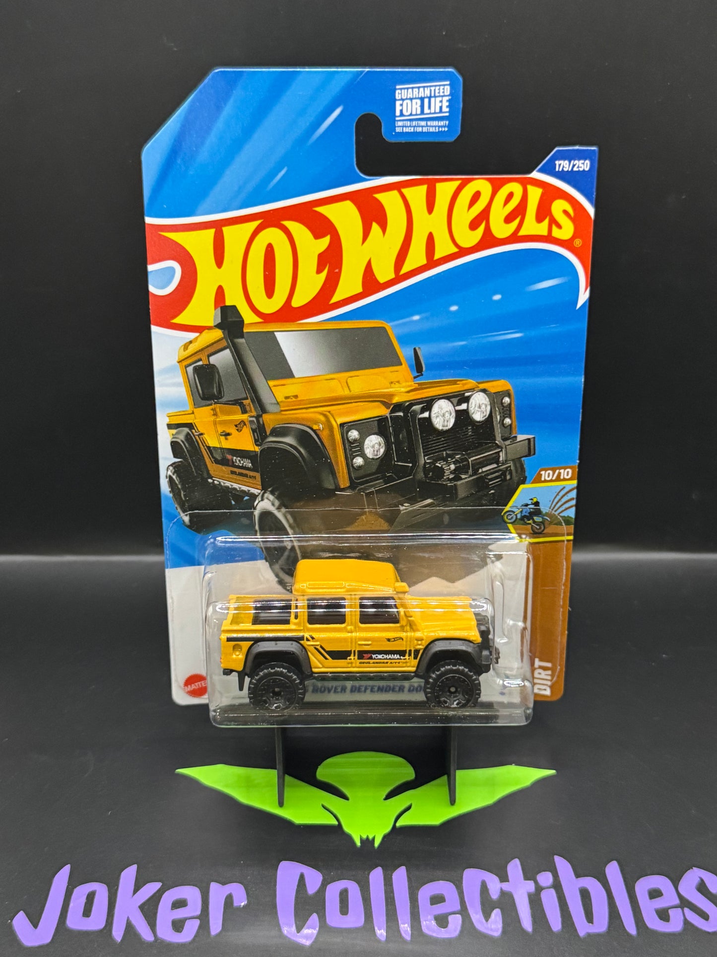 Hot Wheels 2026 Yellow '15 Land Rover Defender Double Cab 179/250 Dirt 10/10 A Case