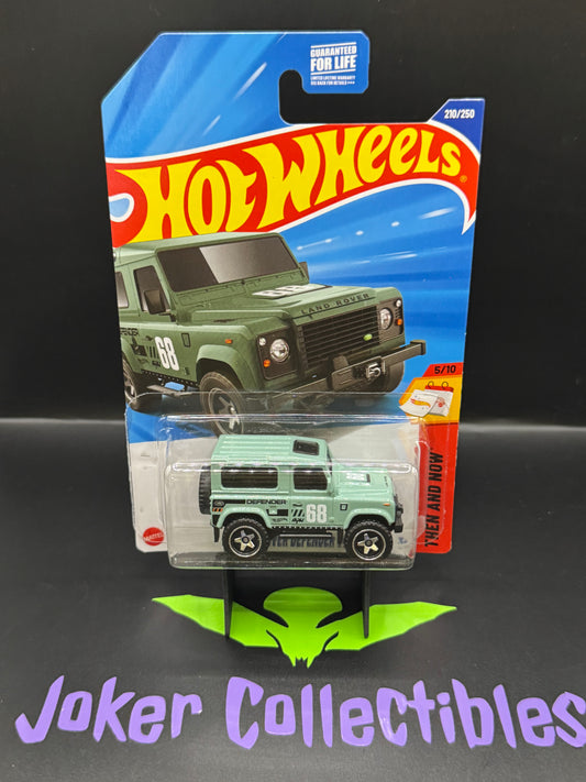 Hot Wheels 2026 Green Land Rover Defender 90 210/250 Then and Now 5/10 A Case