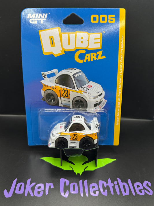 Mini GT QubeCarz Series 1 Liberty Walk Nissan Silvia S15 LB-Super Silhouette Liberty Walk Presentation 005