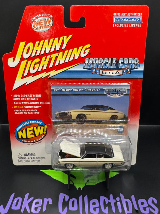 Johnny Lightning Muscle Cars U.S.A. 1971 Heavy Chevy Chevelle # 12