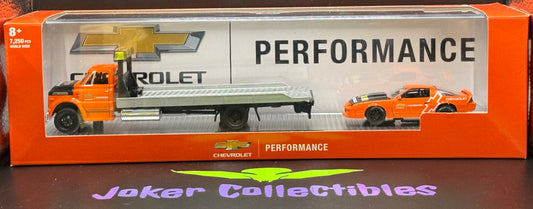 M2 Machines Auto-Haulers 1967 Chevrolet C60 Truck & 1985 Chevrolet Camaro IROC-Z R44 21-02