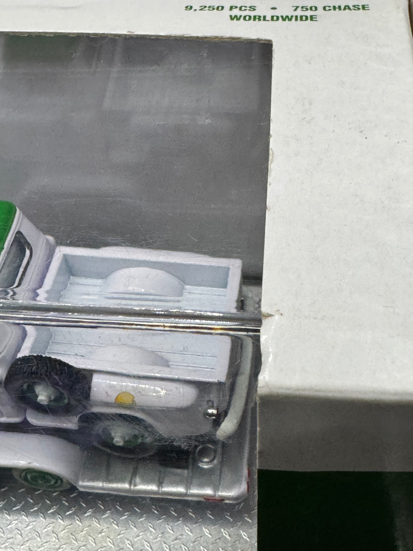 M2 Machines Auto-Haulers Sprite 1975 Chevrolet Silverado 30 4x4 & 1958 Chevrolet Apache Stepside 4x4 S02 23-06