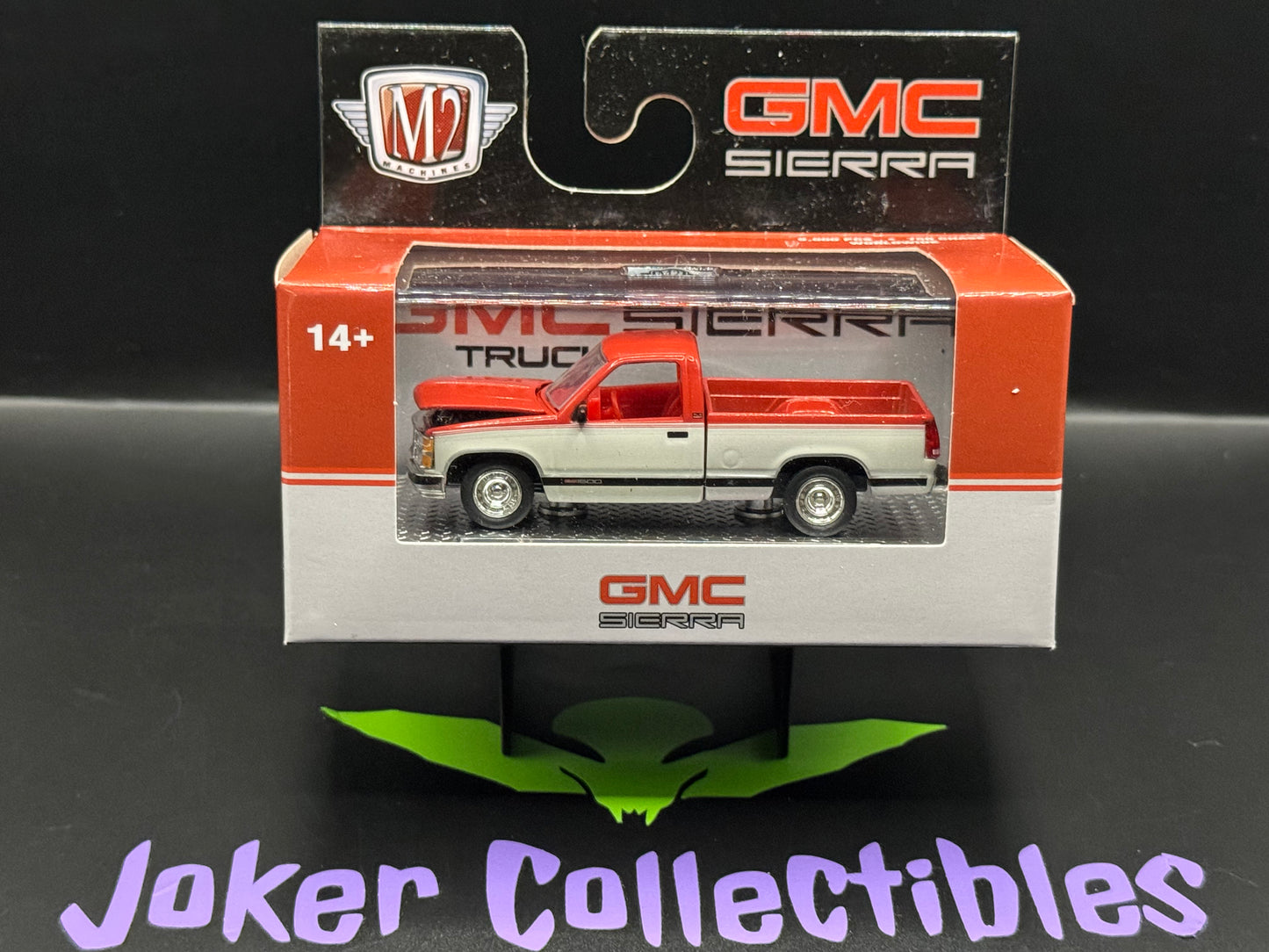 M2 Machines Red Cream 1988 GMC Sierra 1500 R75 23-13
