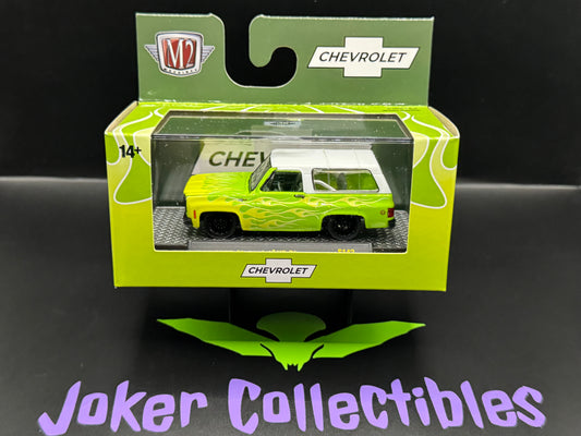 M2 Machines Auto-Thentics 1973 Chevrolet K5 Blazer S142 25-66