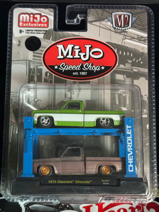 M2 Machines Chase MiJo Speed Shop Auto Lift 1975 Chevrolet Silverado MJS01 20-06