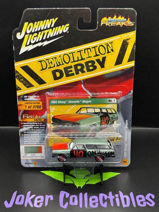 Johnny Lightning Street Freaks Demolition Derby 1965 Chevy Chevelle Wagon Willow Green Poly/Orange #1