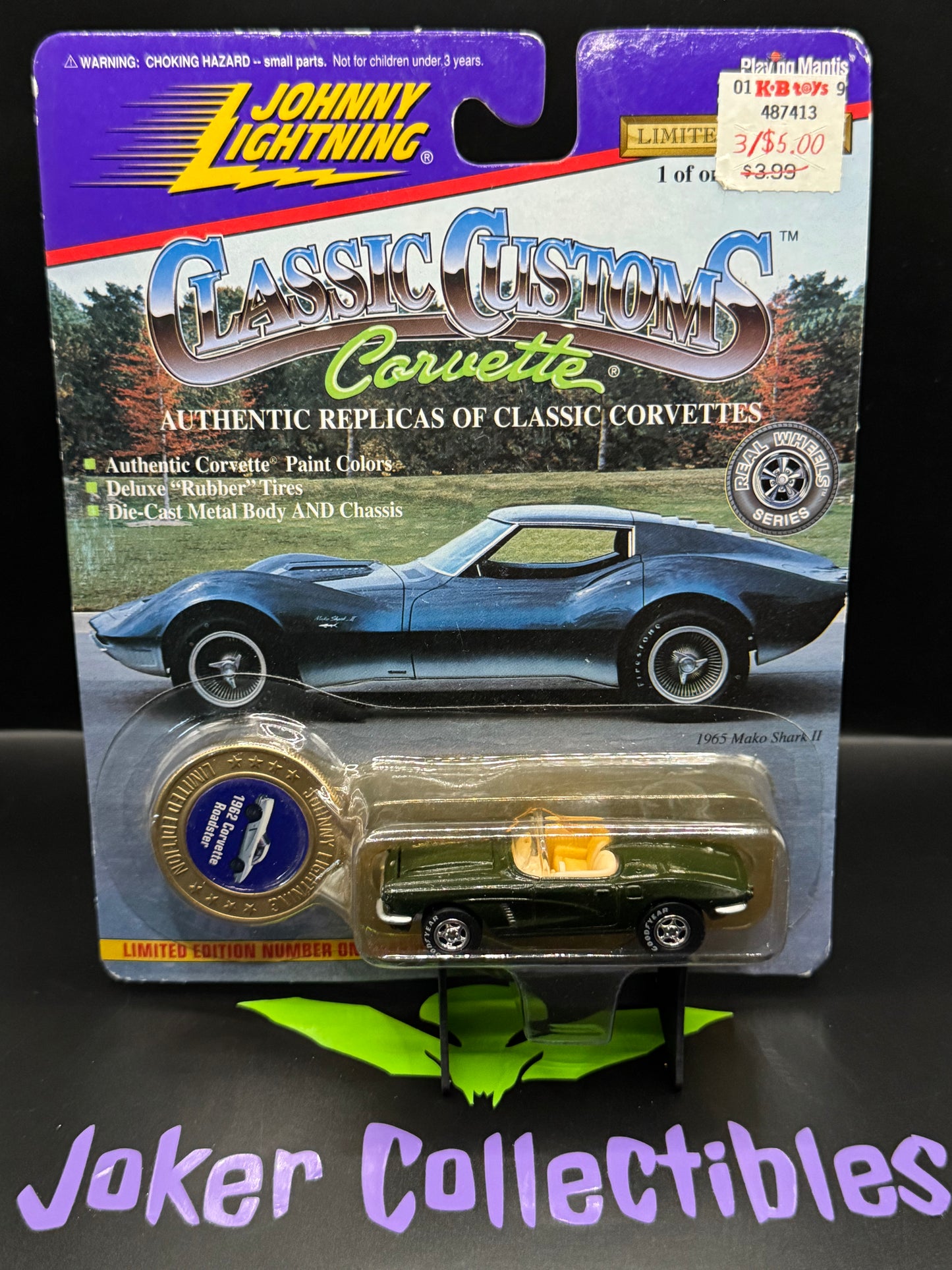 Johnny Lightning Classic Customs Corvette 1962 Corvette Roadster Convertible Green