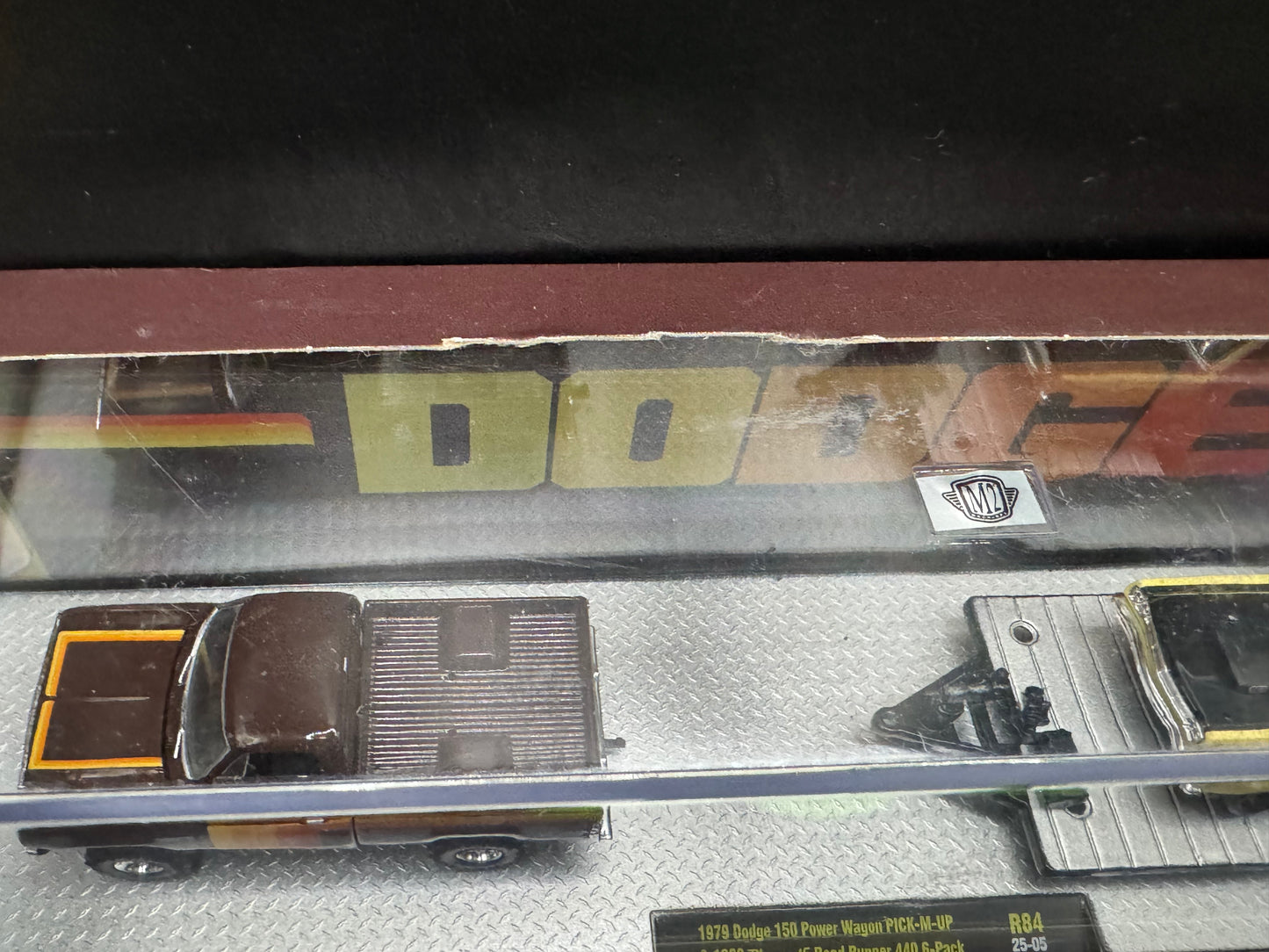 M2 Machines Auto-Haulers 1979 Dodge 150 Power Wagon Pick-M-Up & 1969 Plymouth Road Runner 440 6-Pack R84 25-05