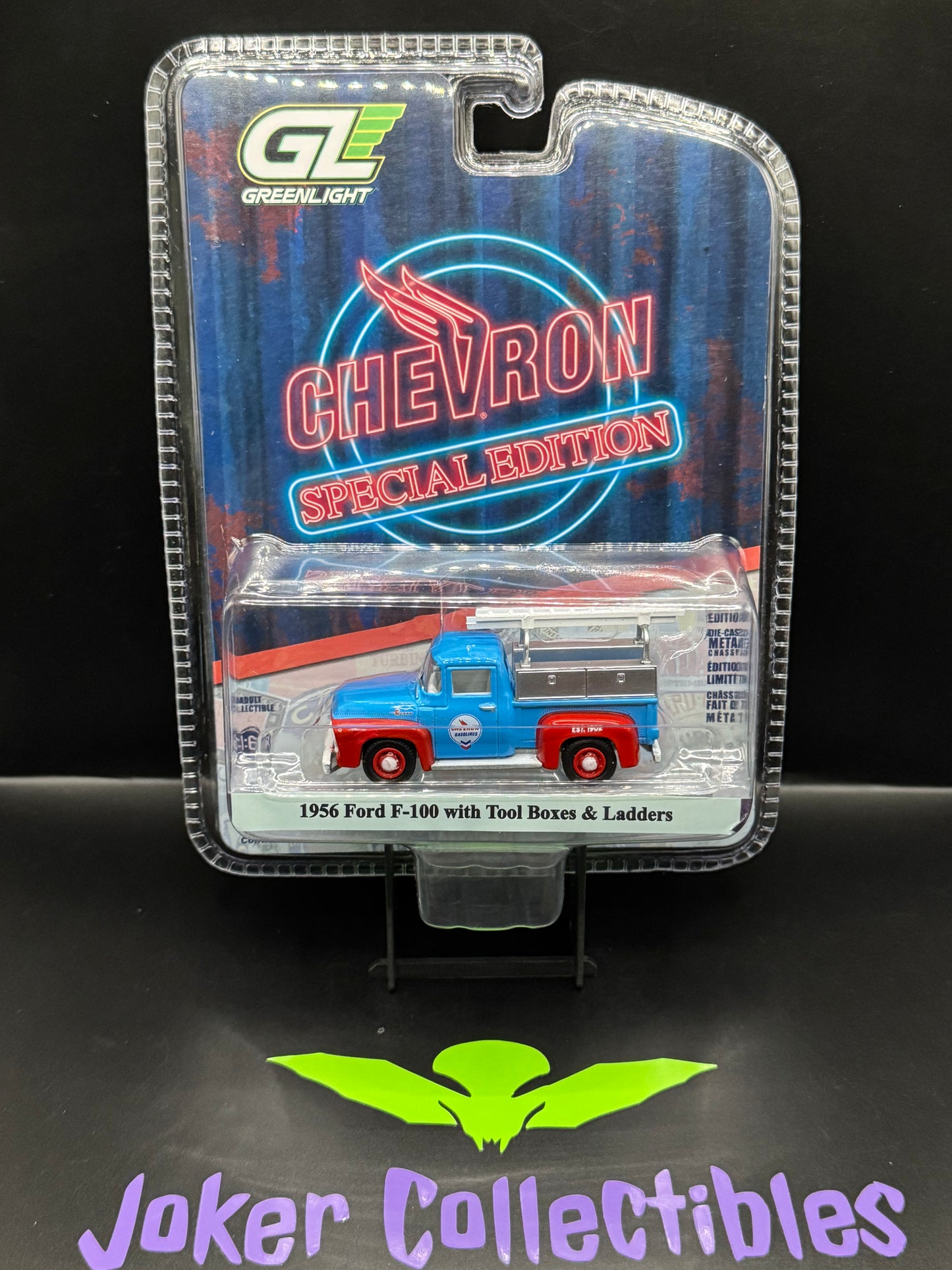 Greenlight Chevron Special Edition Series 1 1956 Ford F-100 with Tool Boxes & Ladders