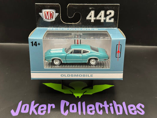 M2 Machines Blue 1970 Oldsmobile Cutlass 442 R68 22-24