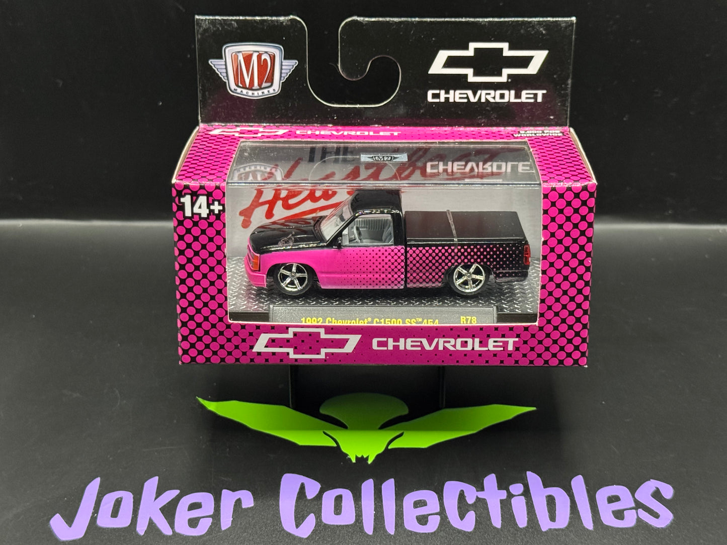 M2 Machines Pink 1992 Chevrolet C1500 SS 454 R78 24-34