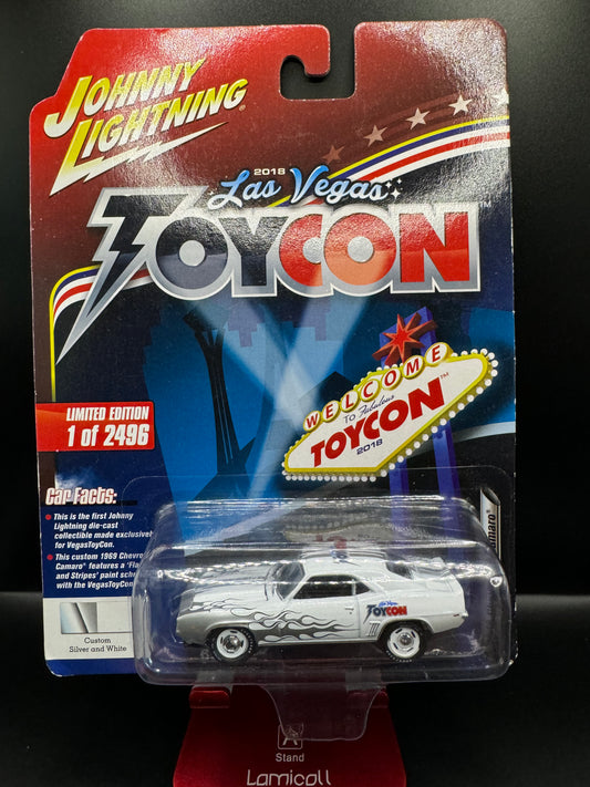 Johnny Lightning 2018 Las Vegas Toycon 1969 Chevrolet Camaro