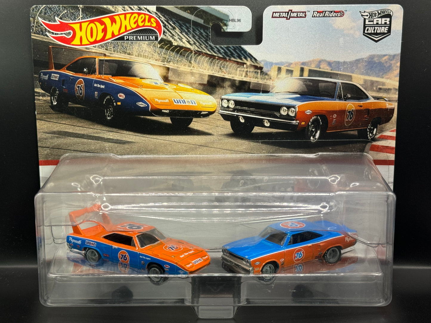 Hot Wheels Car Culture 2 Pack '70 Plymouth Superbird & '70 Roadrunner Union 76